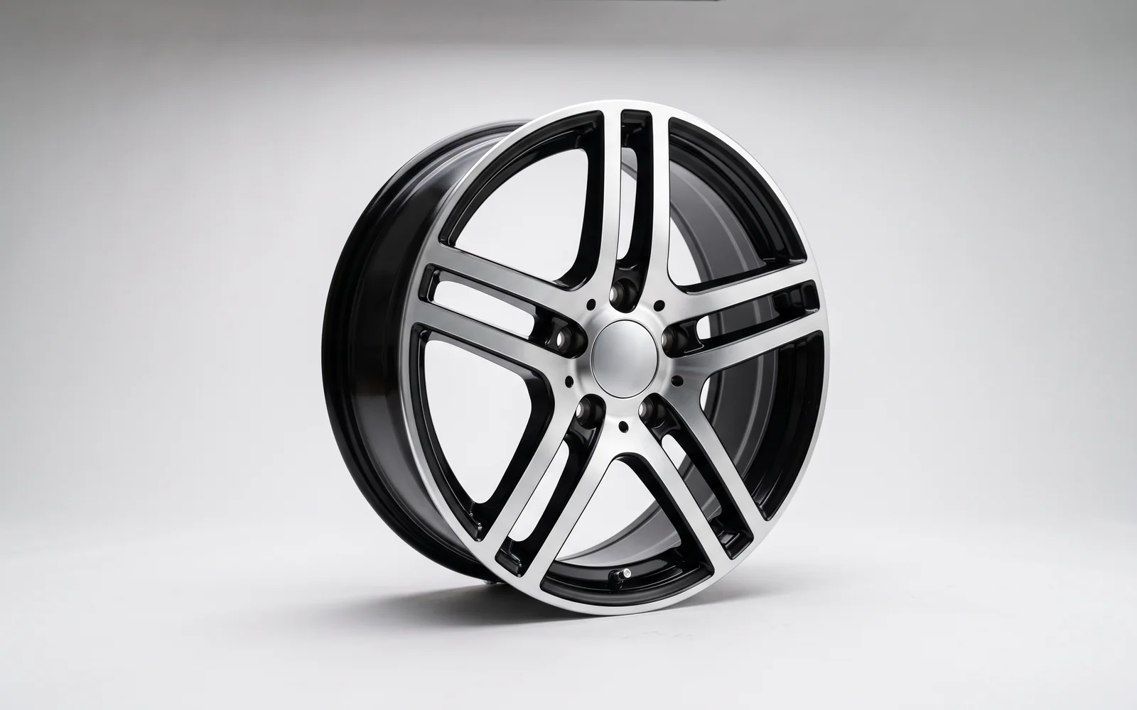 A two-tone machined-face wheel